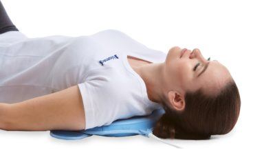 Udobna uporaba za magnetno terapijo z aplikatorjem A8P za težave v področju vratne hrbtenice in glave.
