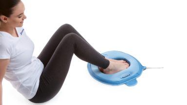 Udobne globinske aplikacije magnetne terapije z aplikatorjem A8P za terapijo nog, gležnjev in nartov.