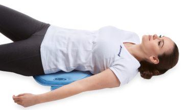 Udobna uporaba magnetne terapije z aplikatorjem A8P za težave v področju hrbta, hrbtenice in podobno.